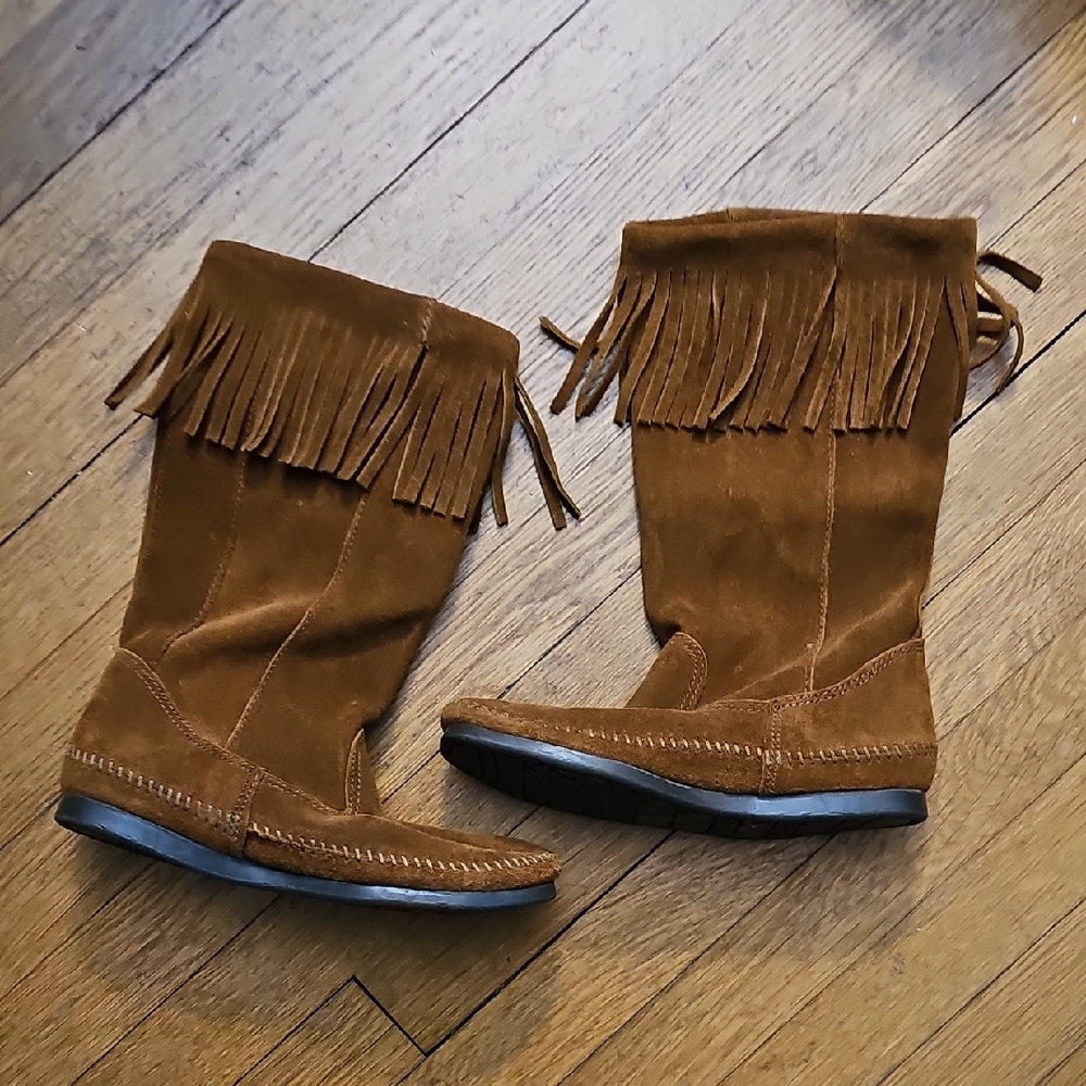 EUC: Like New Minnetonka Suede Leather Calf-high Boots
